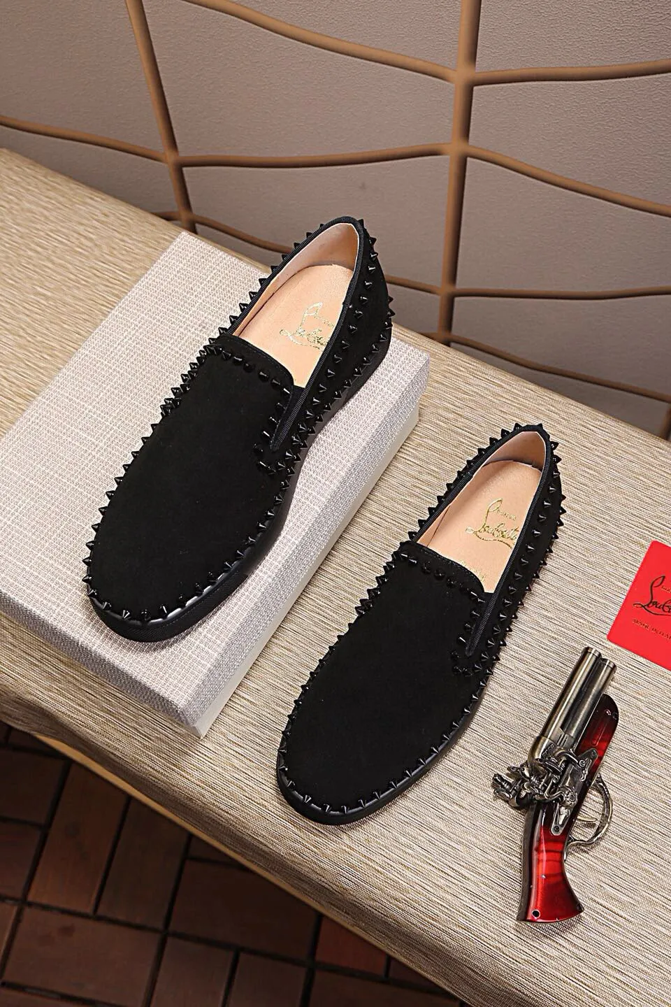 Men's shoes 💰: 438💰christian louboutin (CL red sole shoes) counter hot diamond series, casual sneakers for couples 📢 📢 📢 Exclusive hot style release🎈🎈💪Movable latex feet👻Finished outsole line [Proud]😝Female 35-40# Male 38#-46, global supply😝 [Top version]: Original imported cowhide frosted upper, top original leather lining, original molded TPU outsole, original 1:1 detail processing, original shoe last.